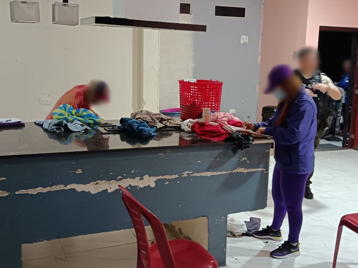 Acess_Ec's tweet photo. El personal de la #ACESS El Oro registró 9 pacientes y constató que el sitio no contaba con licenciamiento ni permiso de funcionamiento. Se evidenciaron precarias condiciones higiénico-sanitarias, hacinamiento, presencia de animales, falta de infraestructura y equipo profesional. https://t.co/snCe6UuJph