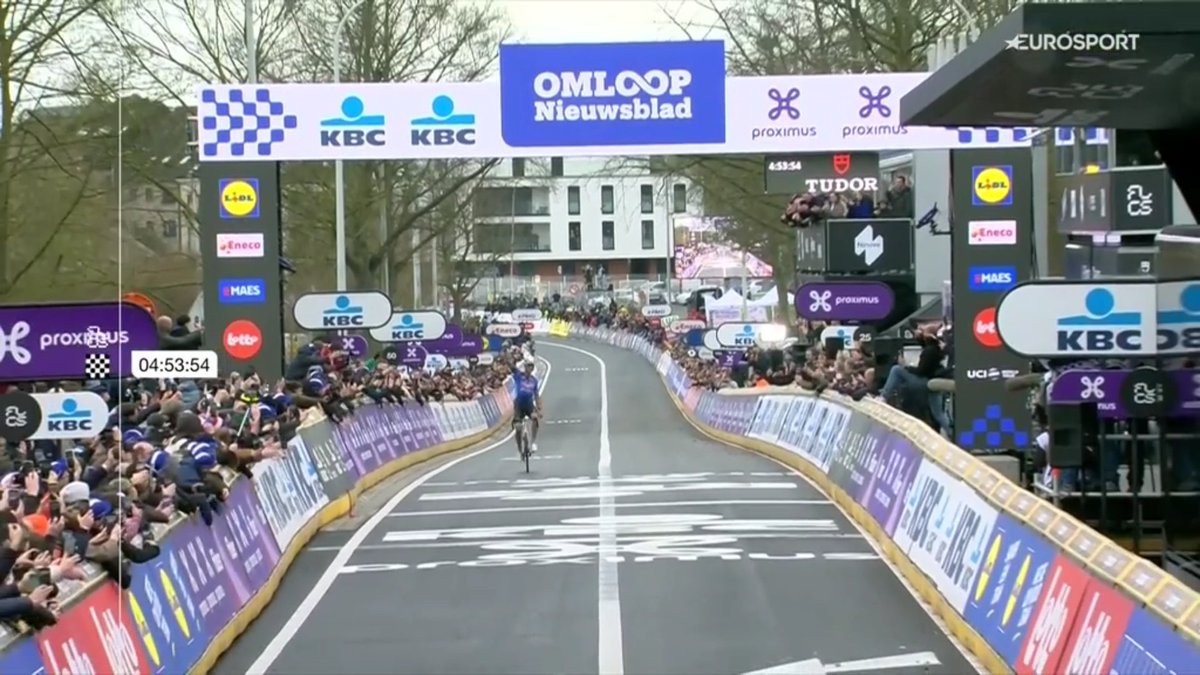 SON DAKİKA: Omloop Nieuwsblad 2026'da kazanan, tüm dünyanın 1 numaralı favorisi Mathieu van der Poel! 

• Kariyerinde ilk kez katıldığı Omloop'ta ilk denemede zaferi aldı! 

 #OHN26