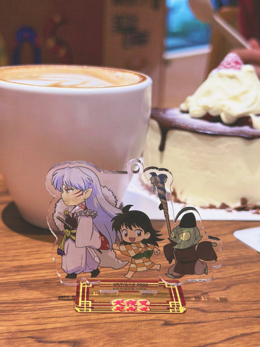 It's cherry season again. I'll treat myself to some🌸😚