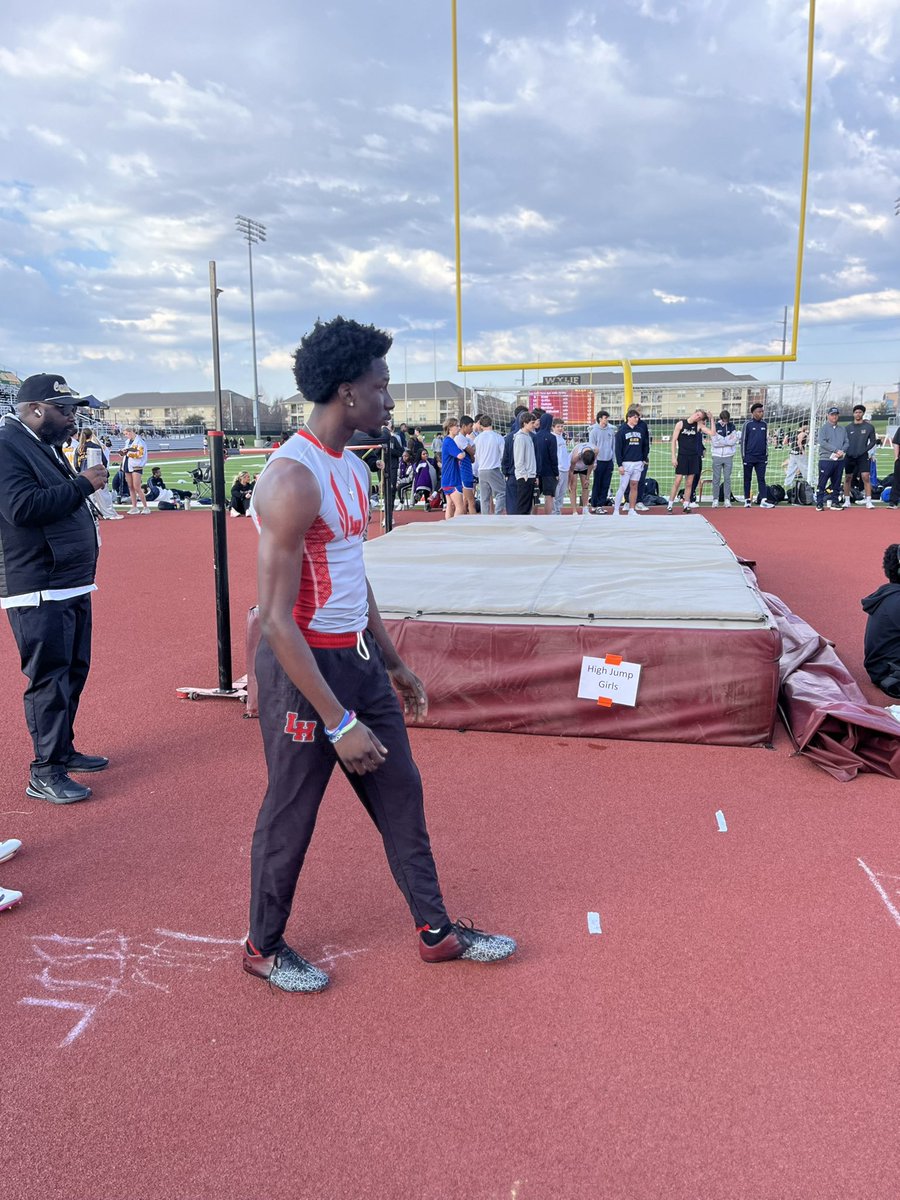 LHHS Track tweet media