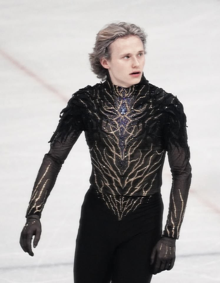 lali ❄️ tweet media