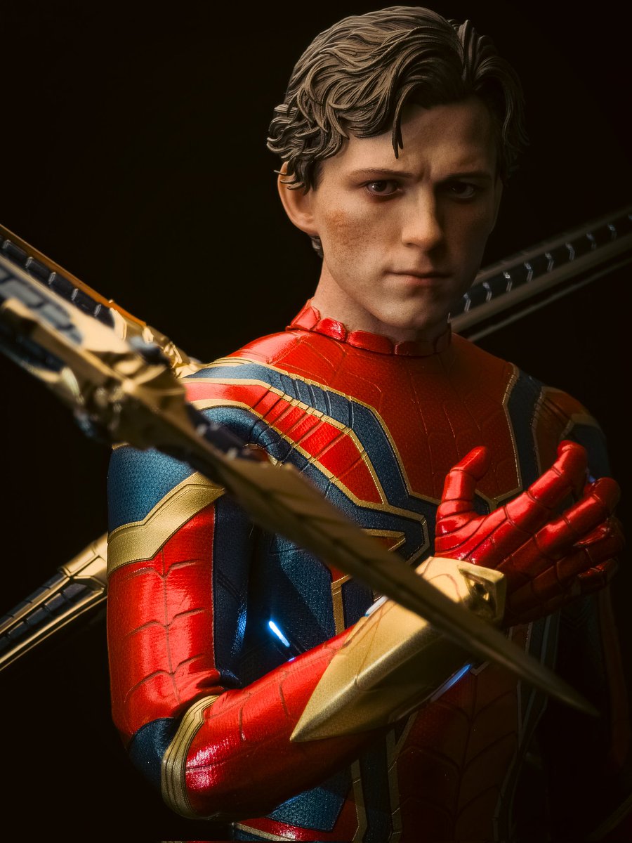 ホットトイズのアイアンスパイダーです。素顔ヘッドは素晴らしいです。
#ホットトイズ #hottoys 
#スパイダーマン