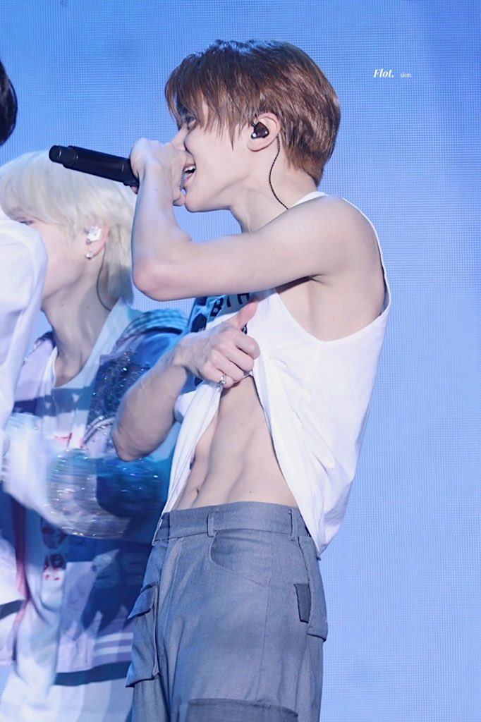 fff_on_'s tweet photo. 복근대박선명함 https://t.co/Gx9ss4DDuy