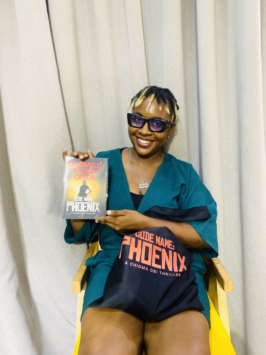 EziomaKalu's tweet photo. Went for the book launch of Code name: Phoenix by @ChiemelieKy published by @HelloAvocadoCo 
And I couldn’t help but serve gorgeousness. 🤭🥰❤️ https://t.co/GDxLUFvOKE