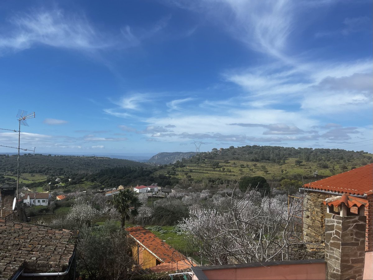 rosarubiomartin's tweet photo. El lugar al que siempre quiero volver
El lugar donde siempre puedo volver
#mipueblo
#mitierra
#Saucelle
#Arribes
#Duero https://t.co/BORF9RG5uC