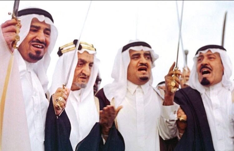 جعل دارٍ سيّس أركانها آل سعود
ماتشوف البأس على مر السنين 🇸🇦🤍.
#السعودية