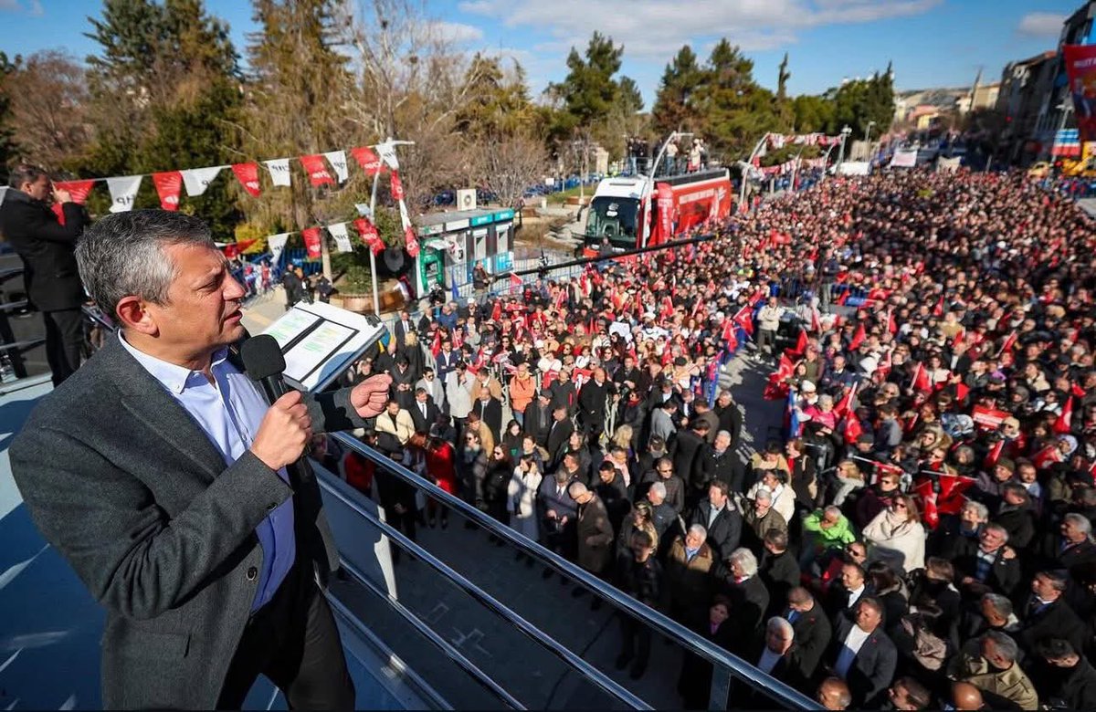 MumtazKose_'s tweet photo. Burdur bugün tek yürek! 🇹🇷 
Genel Başkanımız Sayın Özgür Özel ile birlikte 'Millet İradesine Sahip Çıkıyor' dedik. Demokrasiye, emeğe ve geleceğimize sahip çıkmak için meydanlardayız. 
Umut var, biz varız! https://t.co/WDmPnYLFHE