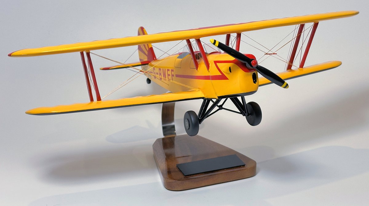 BoweModels tweet media