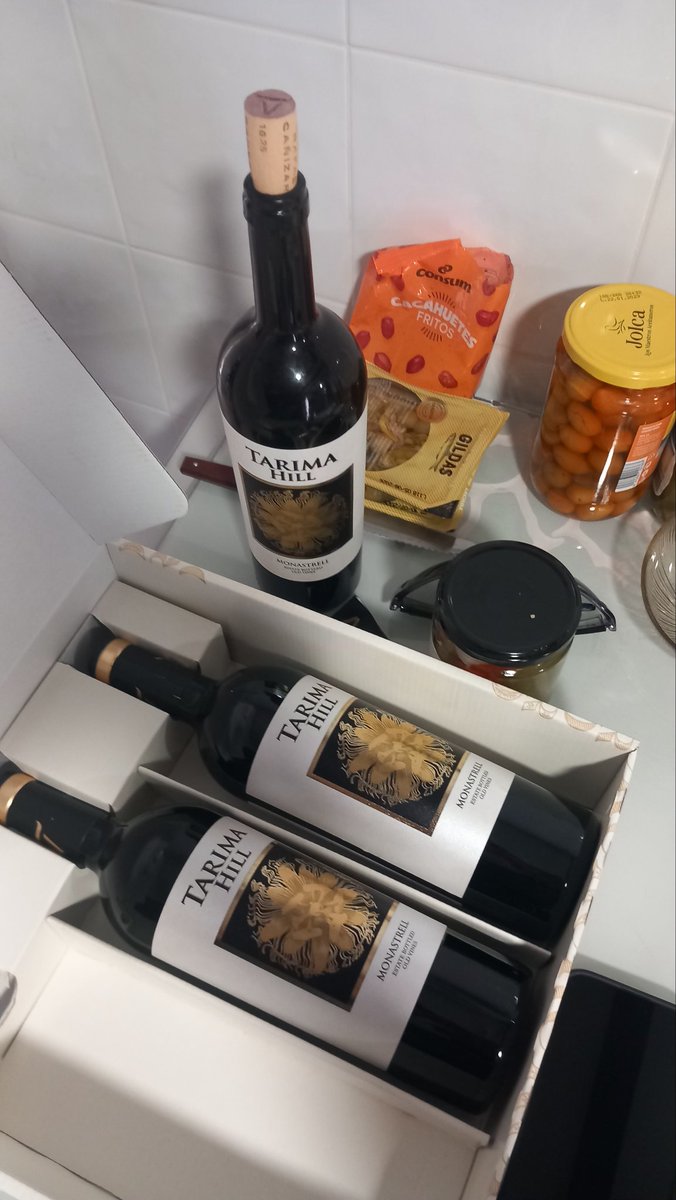 PepGranellTrave's tweet photo. Triunfo absoluto hoy. Comida con amigos 💪😉
Fideuá Secreto Ibérico, foie y setas👌
Se viene lío serio
#Twitter #gastrolovers #fideua #BuenasTardes #foodies #comboi #cuina #cuisine #wine #monastrell #Sabado https://t.co/nBpLXNikuR
