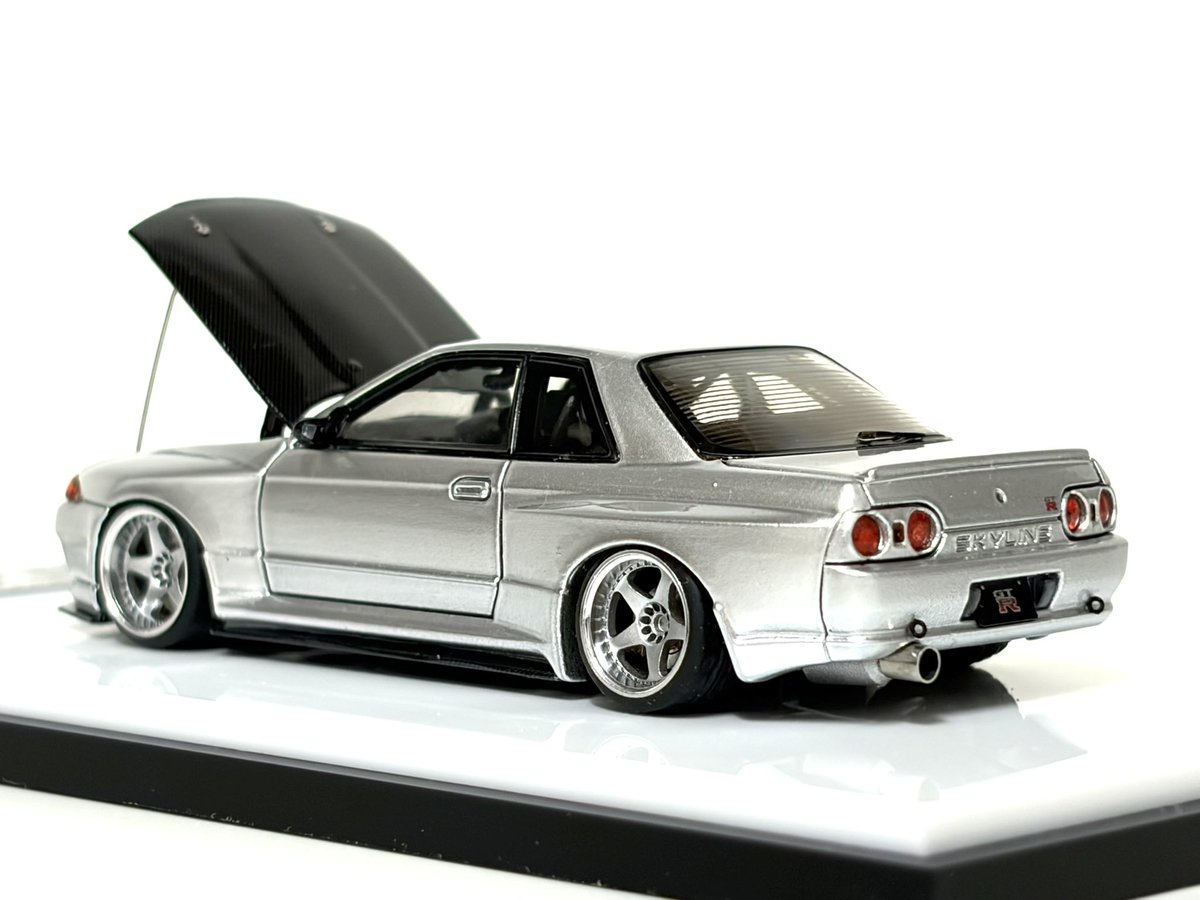 yuyathe4ng's tweet photo. FOCAL HORIZON 1/64 GARAGE ACTIVE GTR R32
元のホイールが大き過ぎる上にイニホイしてる(内側に入ってる)のでNabe's製のNISMO LM GT1 + ブレーキキットを入れました。THE LABORATORY 製のR32が恐らく1/64では最高峰ですがこの価格帯ではこのFOCAL HORIZON製が最高の出来だと思います。 https://t.co/J3yUDFc6Je