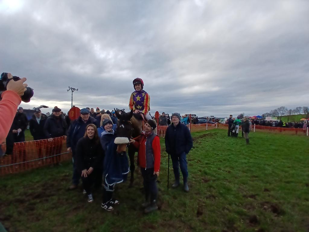 Farmacaffley point to point tweet media