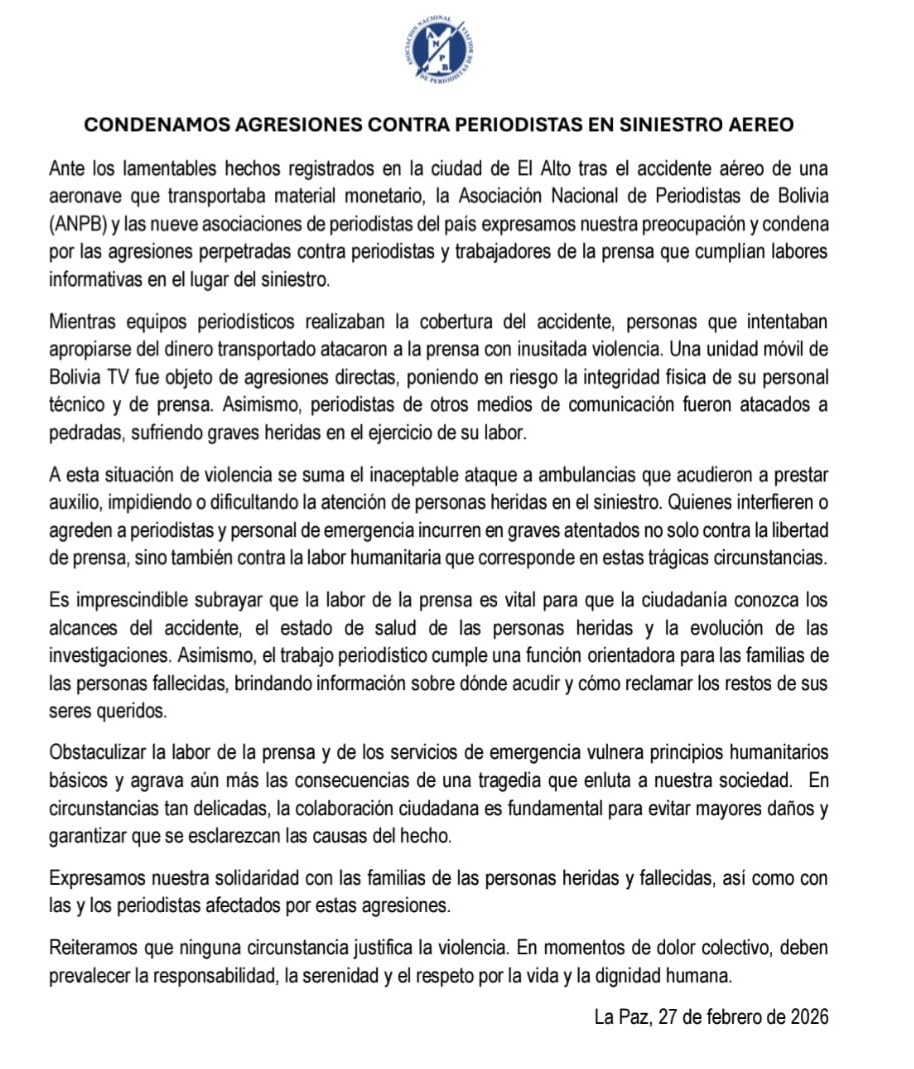 CIrculoMP's tweet photo. Condenamos las agresiones a la prensa durante la cobertura del accidente aéreo en El Alto.
#prensa #Bolivia #ElAlto https://t.co/UQtYUTkm4h