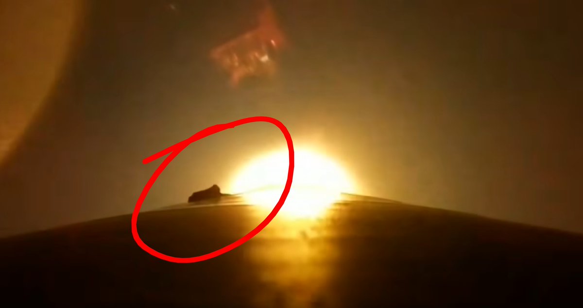 WKDPower's tweet photo. @NASASpaceflight Did something come off the rocket during launch? Whatever this is, it disintegrated, then the camera cut away and never went back to that angle 🤔 https://t.co/AIL2LOdCQG