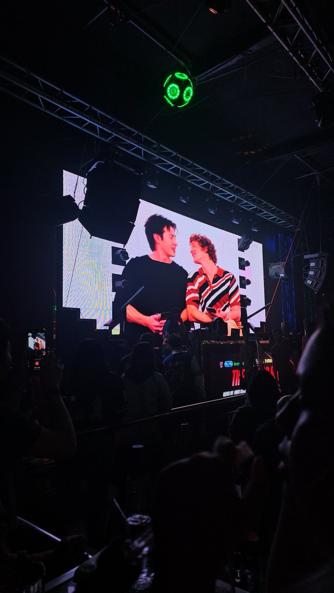 zee⁷ is seeing BTS 💜 tweet media