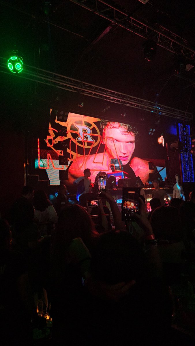 zee⁷ is seeing BTS 💜 tweet media