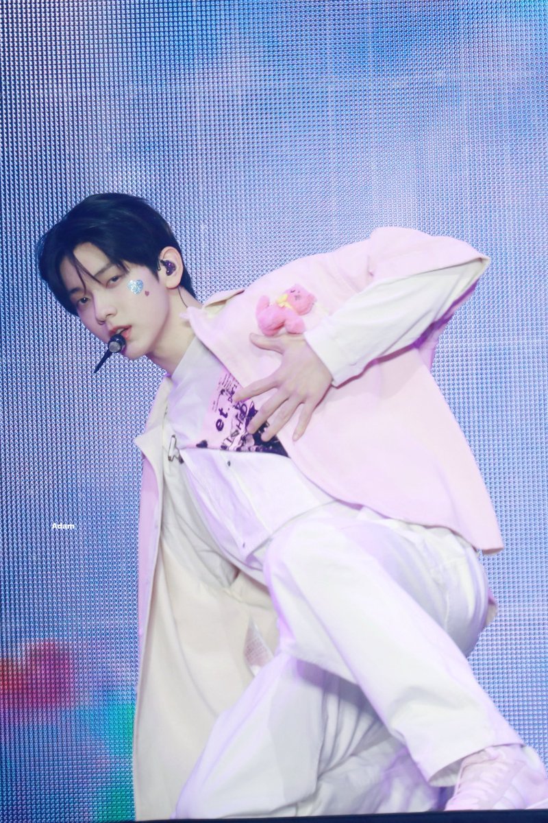 Adam_1205 tweet media