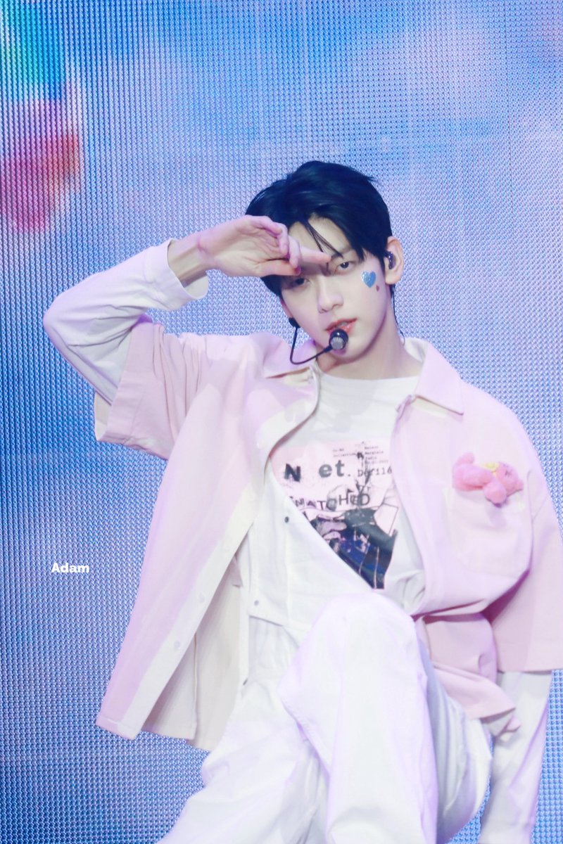 Adam_1205 tweet media