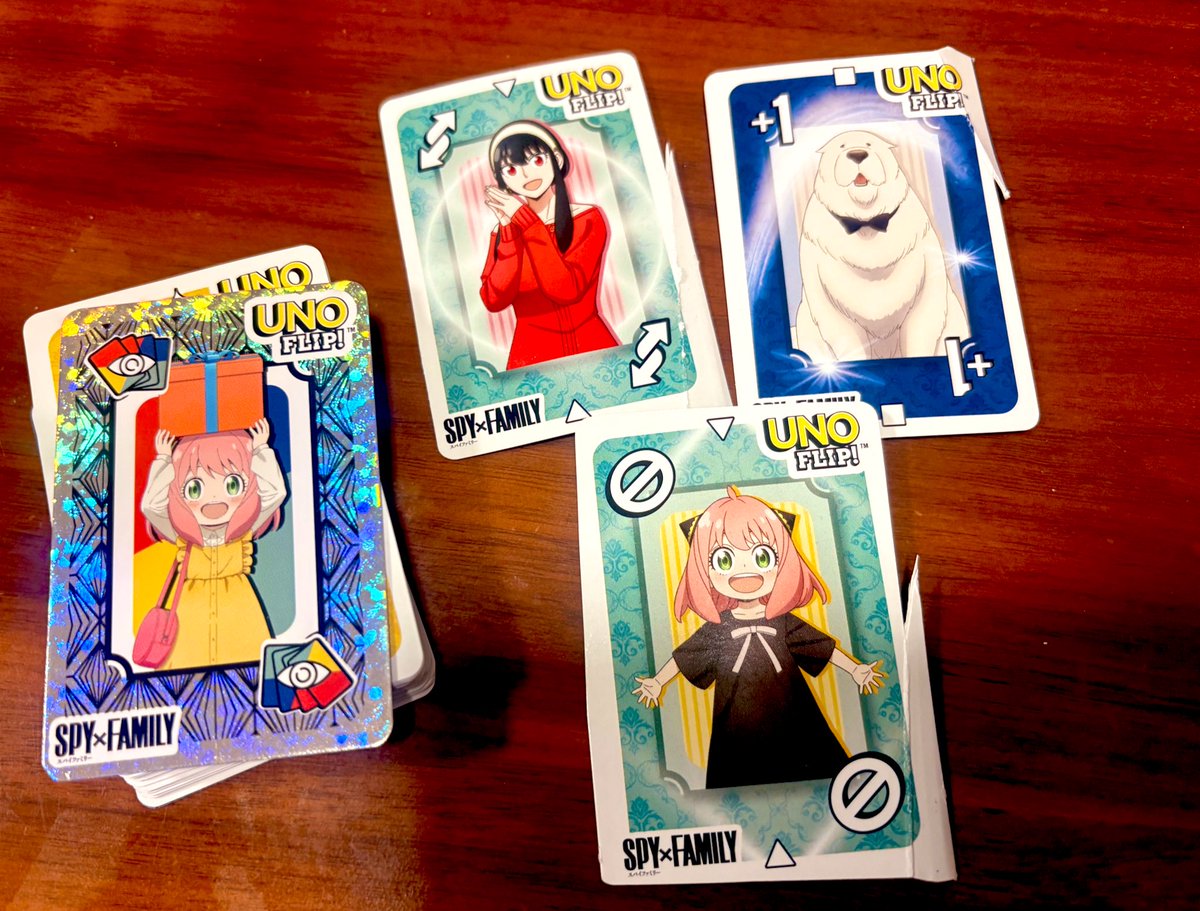 ハッピーセットでもらったUNOトランプが結構雑で笑うしかない😂