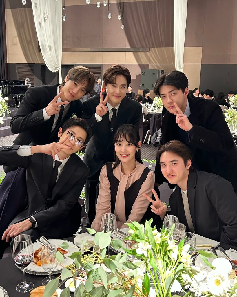BUBBLETEAHOLIC's tweet photo. 260228 yooranna IG Update #SEHUN KAI CHANYEOL D.O. SUHO

“หนุ่มหล่อที่เจอในงานแต่งงาน,, ภูมิใจมาก เพราะเป็นรูปที่ทำให้รู้สึกถึงพลังความน่ารักของตัวเอง 🫶🏻”

🔗 https://t.co/ynoxGTKfNK https://t.co/MKe1OBtshp