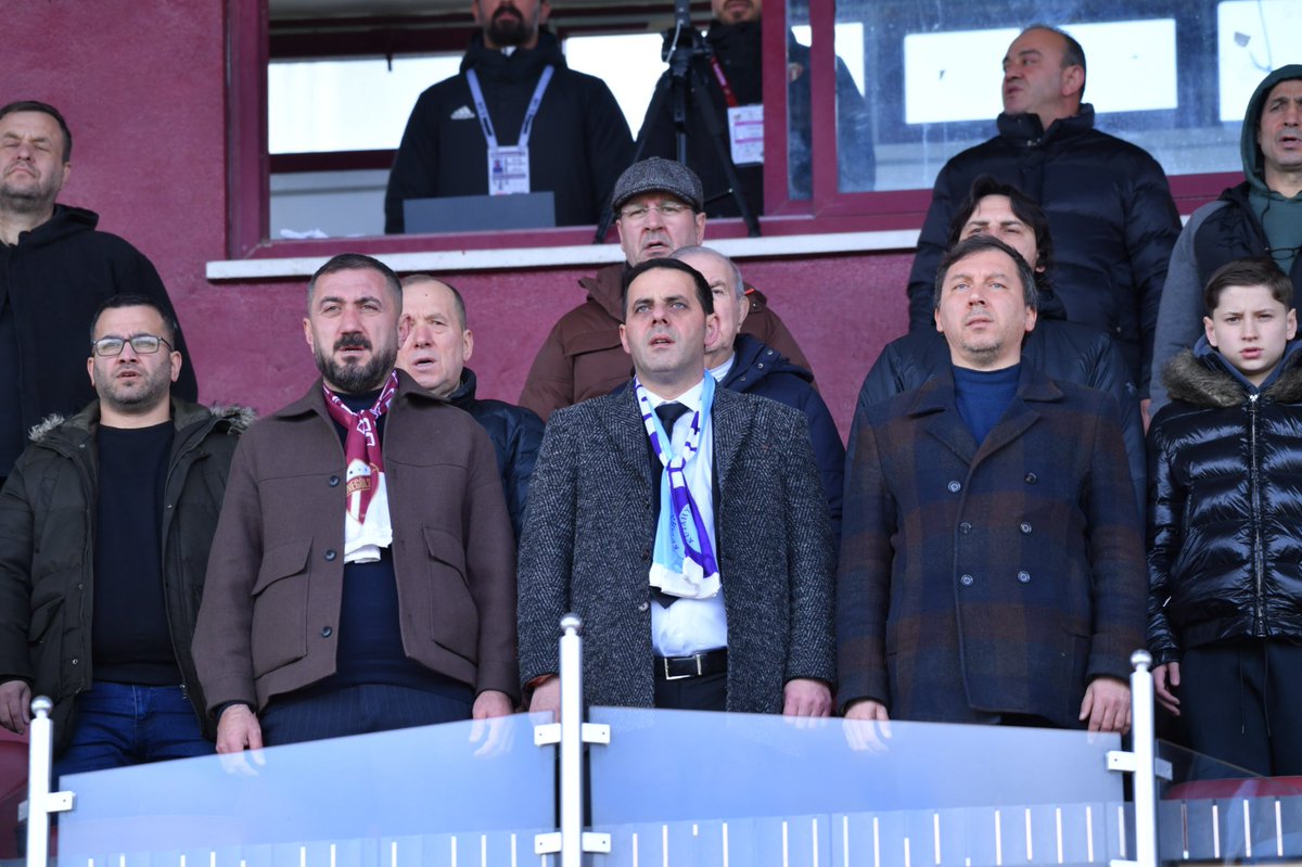 _mustafadurmus_'s tweet photo. Kusura bakma Buca 😔
Hedefimiz büyük 😎

Sultan Su İnegölsporumuz’u aldığımız 4-0’lık galibiyetten ötürü kutluyorum.Kıymetli kulüp Başkanımız Sn.Kani Ademoğlu’nun anlamlı çağrısına kayıtsız kalmıyor ve bir bayrakta bizden diyorum.
Haydi inegölüm devam edelim destek olmaya,1.Lig yolunda donatalım şehri
“Bordo Beyaz”a 🇱🇻❤️

#AKinegöl
#sultansuinegölspor
#adımadımbirincilige