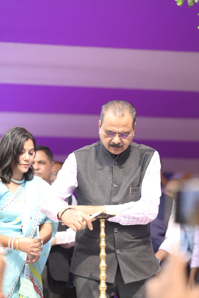 KamrupR's tweet photo. কামৰূপ জিলা স্বাস্থ্য সমিতিৰ উদ্যোগত আজি আশা অভিৱৰ্তন ২৫- ২৬  অনুষ্ঠিত কৰা হয়।‌ কামৰূপ জিলাৰ আয়ুক্ত কাৰ্যালয়ৰ খেলপথাৰত অনুষ্ঠিত আশা অভিৱৰ্তনমূখ্য অতিথি হিচাপে উপস্থিত থাকে মন্ত্ৰী চন্দ্ৰমোহন পাটোৱাৰী। @nhm_assam @TheAshokSinghal https://t.co/0jTtAqWrNa