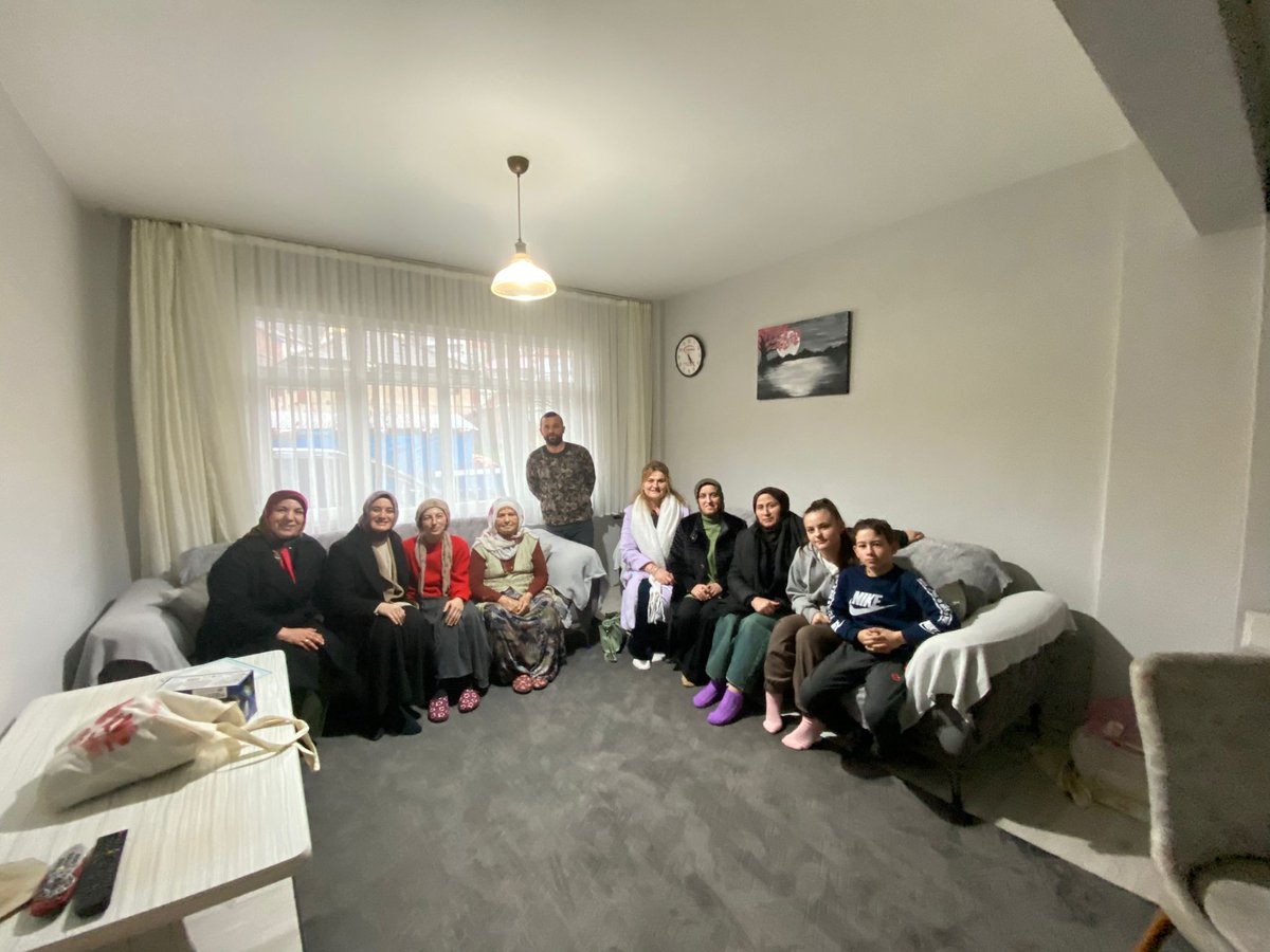 📍Ayancık | İftar Öncesi Ev Ziyareti 
✔️Karakurt ailesini evlerinde ziyaret ettik.
✔️Üyemiz Serap ve Harun Sönmez'i Sayın Cumhurbaşkanımız Genel Başkanımız <a href="/RTErdogan/">Recep Tayyip Erdoğan</a> ’ın mektubunu kendilerine ilettik.
🤍 Gönül gönüle, bereketi ve muhabbeti paylaştık.

#milletimizleniyetimizbir