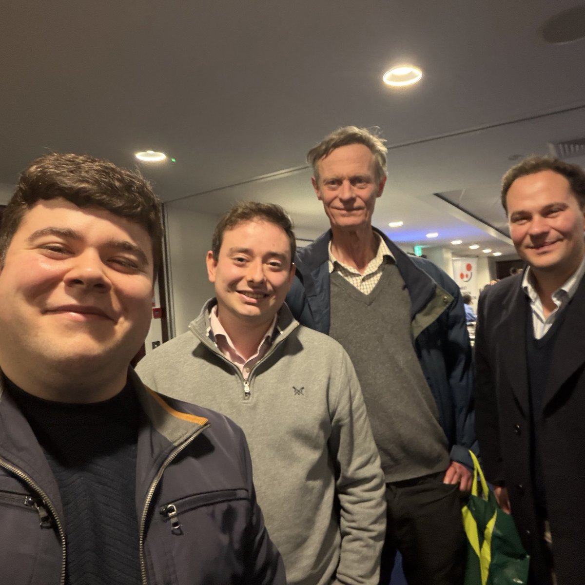 Jose Afonso tweet media