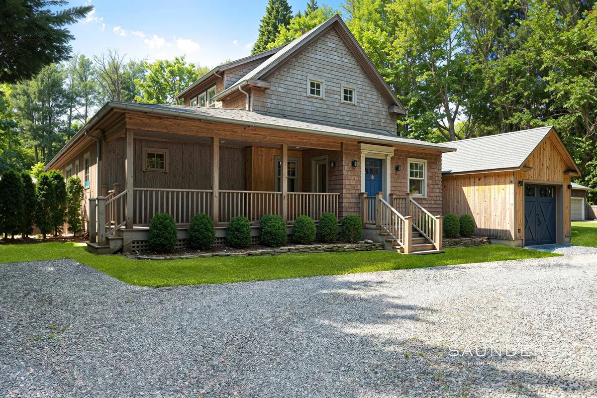 SaundersRE's tweet image. ❗️OPEN HOUSE TODAY 2/28 12PM TO 1:30PM ❗️
NEAR TO MARINAS AND WATERFRONT RESTAURANTS
📍54 Woodbine Drive, East Hampton 
$1,975,000
Agent: Romaine Gordon (516) 317-1593 
#newexclusive #hamptons #easthampton #hamptonsrealestate