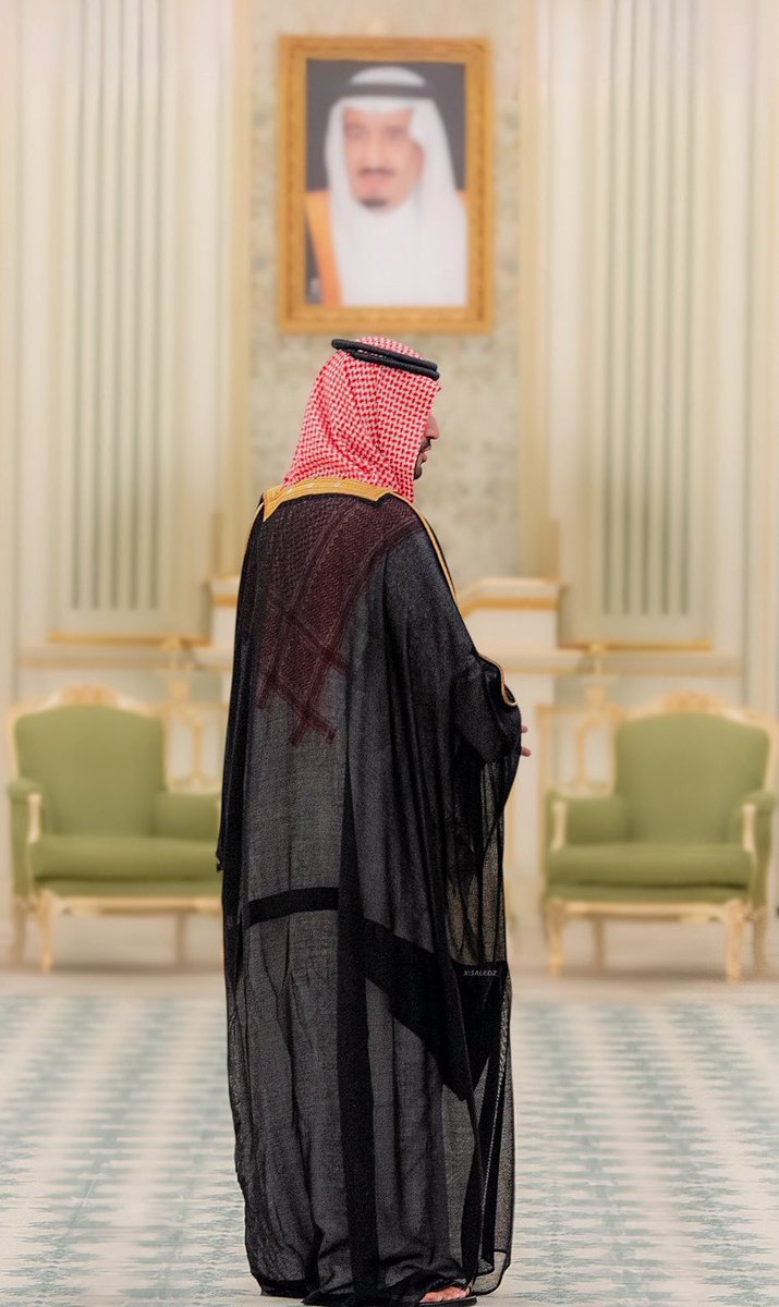 alsaud1ksa's tweet photo. هذا الذي قوله يطابق فعوله
و إذا وعد له وعد .. لازم يوفيـه

مقفي .. ولكن تعرف الناس زوله
وغيره وهو مقبل ما أحدٍ يلتفت فيه 

#محمد_بن_سلمان 

الله يديمك ويحفظك  💚 https://t.co/vtcYQM8x20