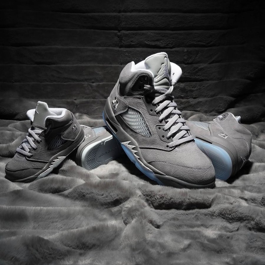 SNKR_TWITR tweet media