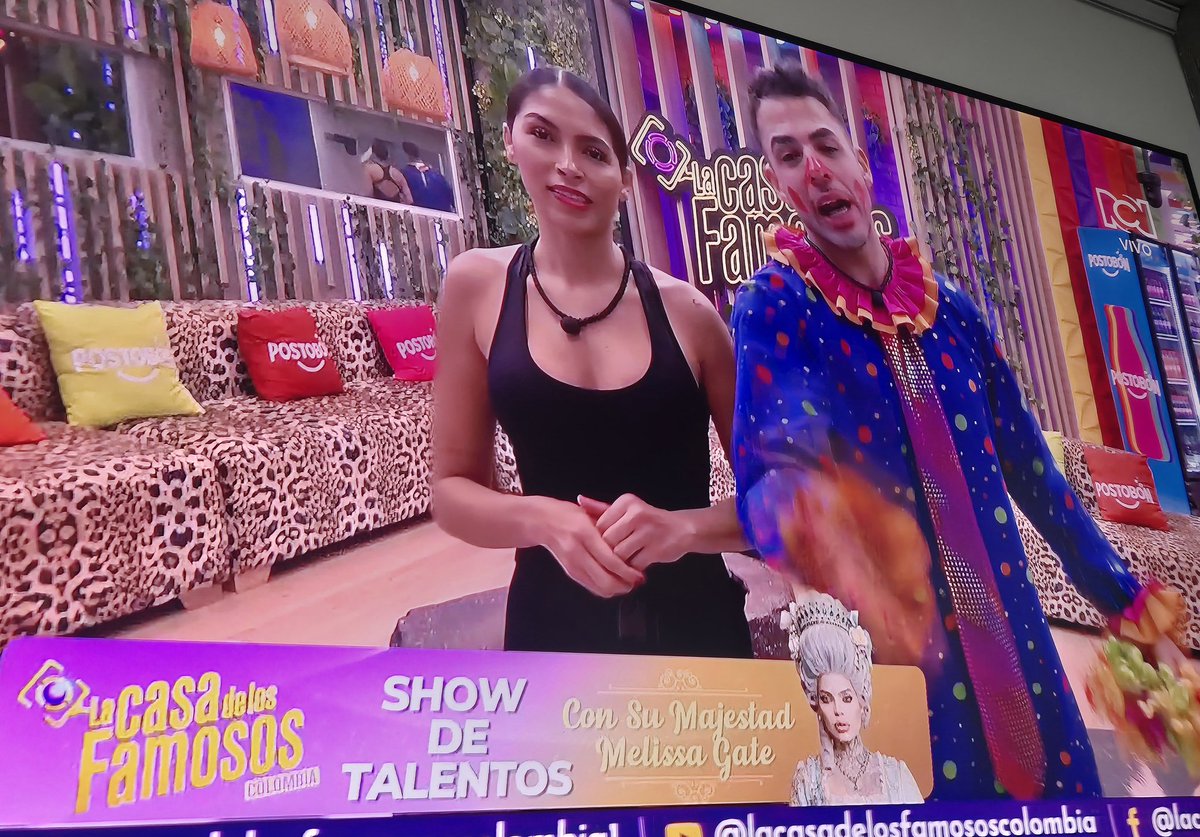 Si_soy_ocampo's tweet image. Ahora no estamos haciendo favores, mis amores.
#LaCasaDeLosFamosos3