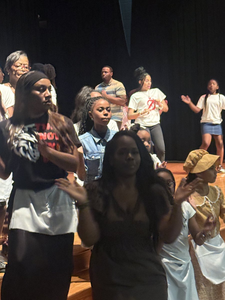 mrs. lopez taylor tweet media