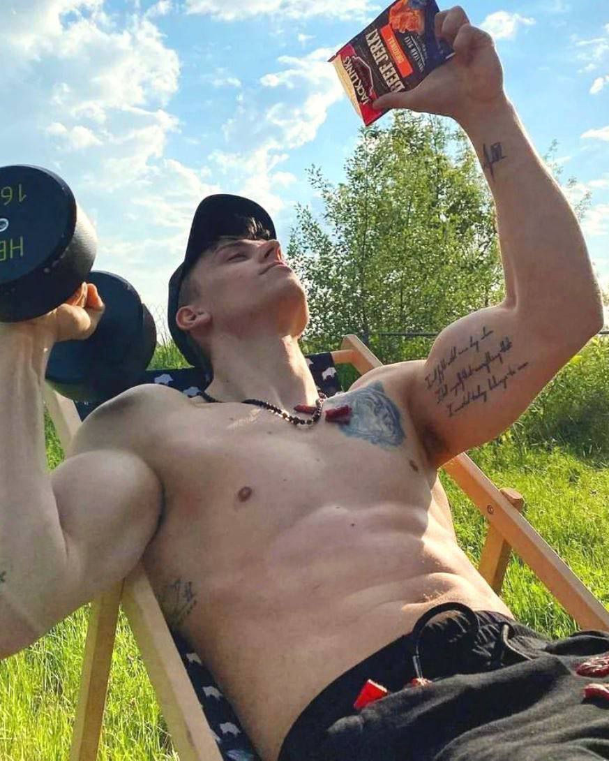 Gooning4MAGAmen tweet media