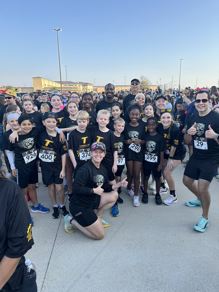 TISDWIS's tweet photo. Such a fun morning at the Tomball ISD Superintendent’s Fun Run with some of our WIS run club, students, and families! 

Congrats to all who participated! 

#BeGold https://t.co/ym6R5zPuE2
