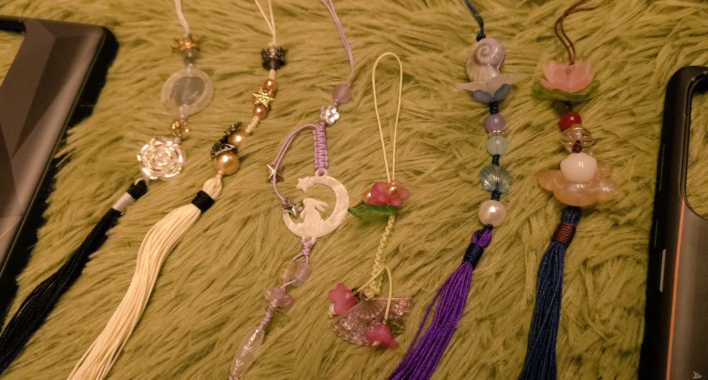 내 존잘님이 만든.. 키링과 폰케좀 봐주세요...
키링 이번 다인 속세컨셉으로 만든건데 진짜 너무 영롱하지않습니가😭😭
이렇게나 많이...아니 퀄리티가ㅜㅜ
나는...대체.. 자기에게 헌신하도록 하겠읍니다 
(근데 님 왜 또 안들어오시죠?)
<a href="/LuvNDeepSpa_IZ/">이즈🦋</a>