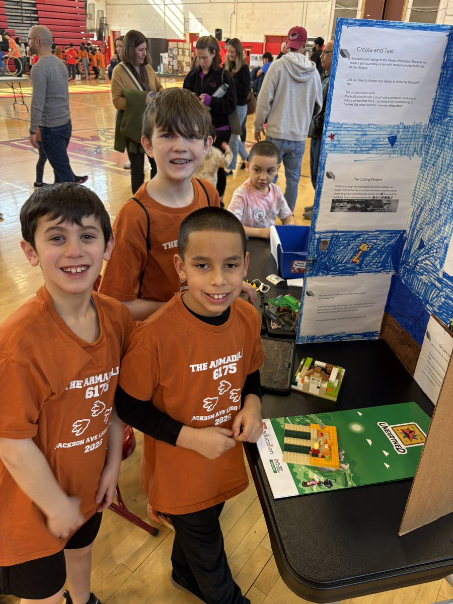 Jackson Ave School tweet media