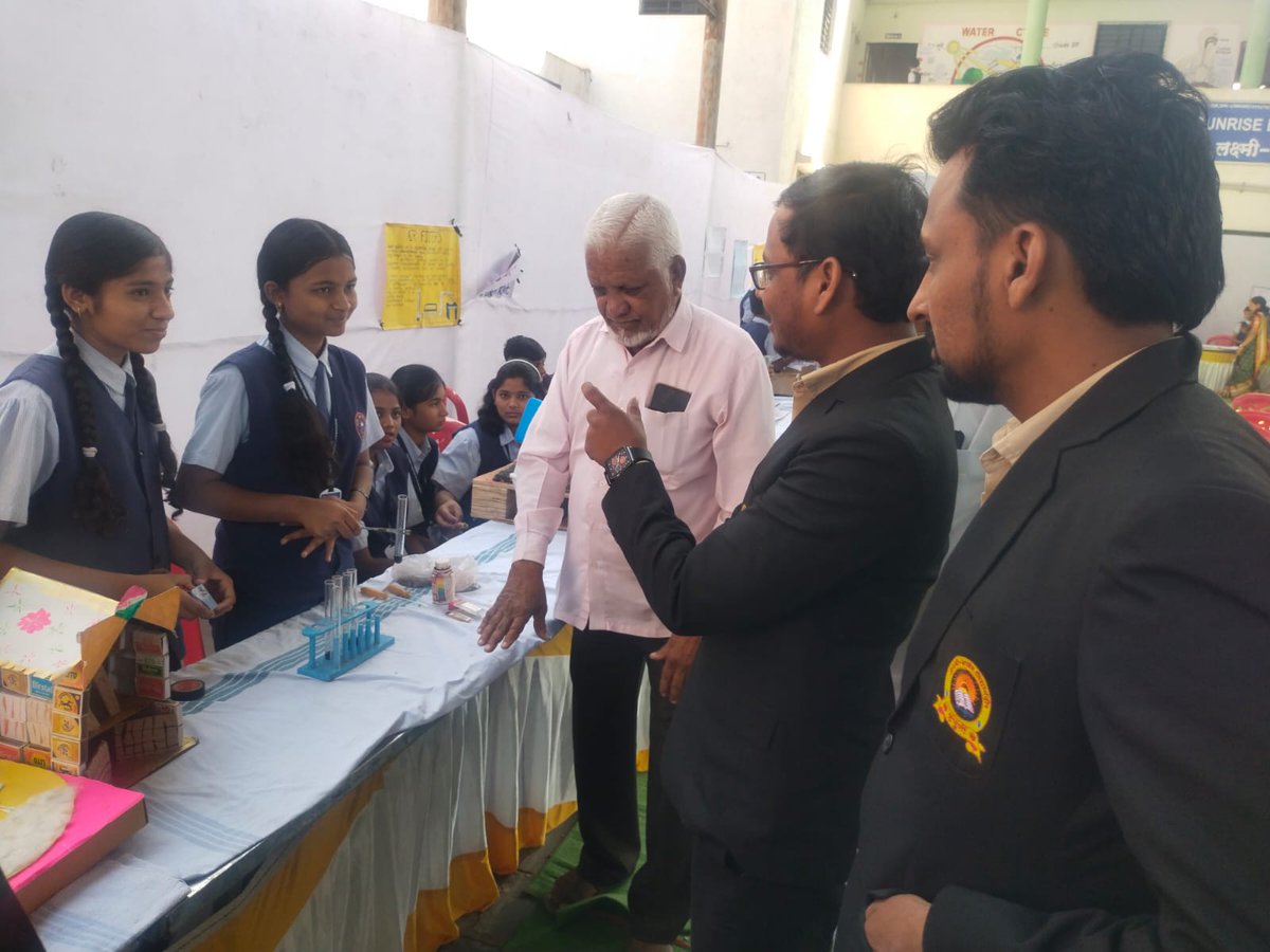 AVRepalOfficial's tweet photo. Today, Laxmi-Anand Vidya Mandir Tembhurni organized a #science_exhibition on the occasion of #NationalScienceDay2026 to give scope to the creativity of the students and to awaken the scientific attitude among the students. On this occasion, the students were encouraged. https://t.co/VrpShjb4uf