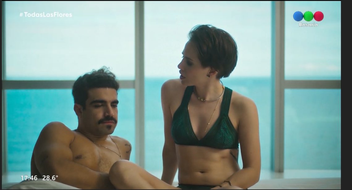 tvargentina_'s tweet image. Vai ter Letícia Colin e Caio Castro seminus às 5 da tarde enquanto a família argentina se reúne sim!