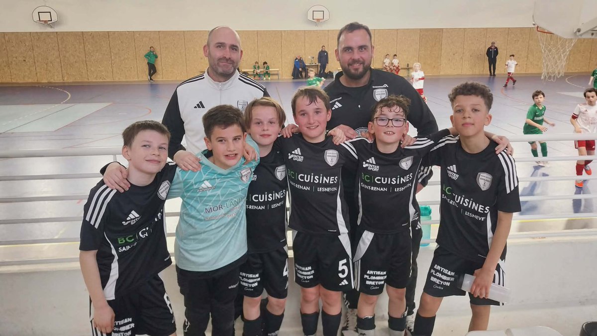 Les U11A se qualifient pour la Finale Départementale de Coupe Futsal !! 🏆

Ils terminent 1er de leur poule aujourd’hui, avec 4 VICTOIRES ! 💪

Bravo à tous ! 😀