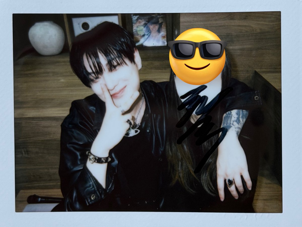 사랑이 사랑 그게 젤 중요한 거예요 그것이 우릴 움직이게 하고 우리를 살아갈 수 있게 만들고 갖고 있어 사랑해 럽럽럽 러브 아이 러브 유 진짜 갖고 있어 그거를 서로한테 보여주자 러브 그거면 돼