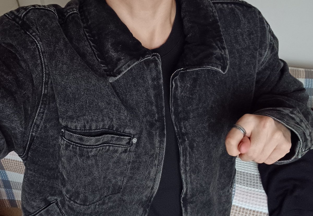 yeni ceketimle size askında nah bırakıyorum sakın nahsız kalmayın canlarım