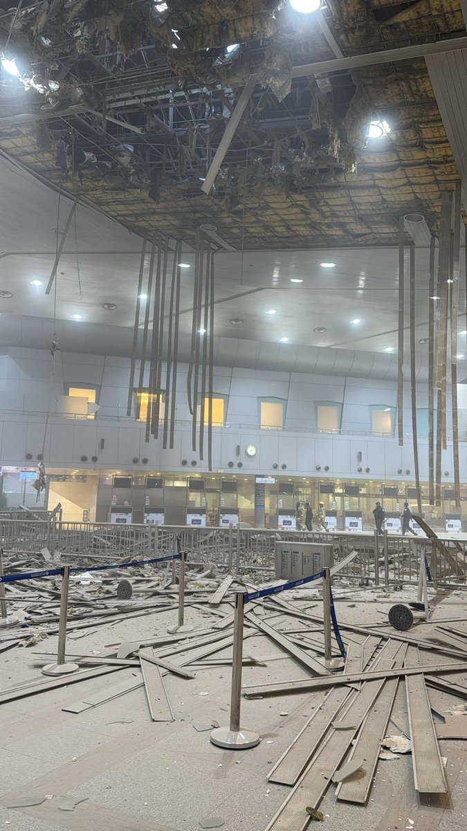 vico_dbn's tweet image. They just bombed Kuwait International Airport 😭😭😭😭