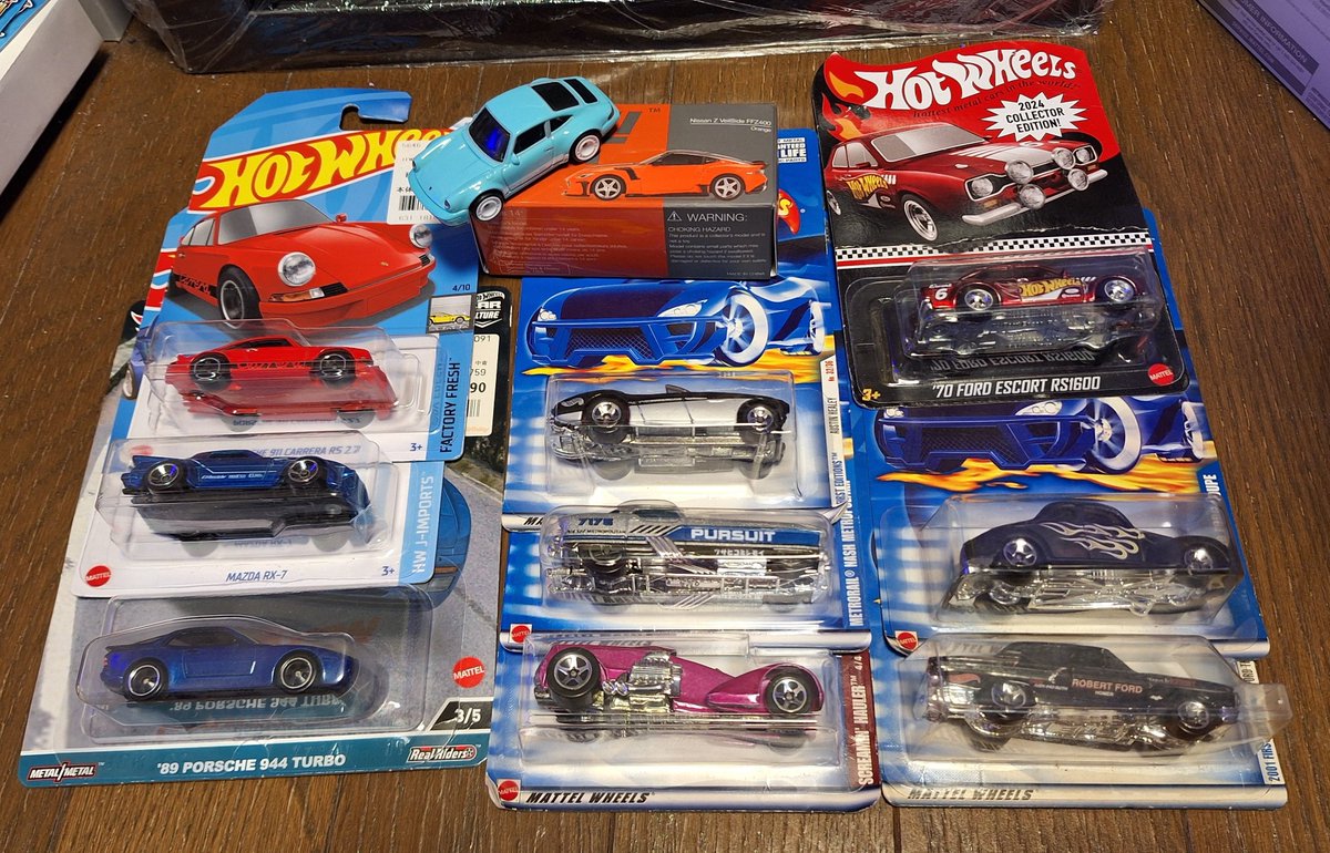 今日の成果。 友人がリサ店にホットウィールたくさんあるよ。と言って