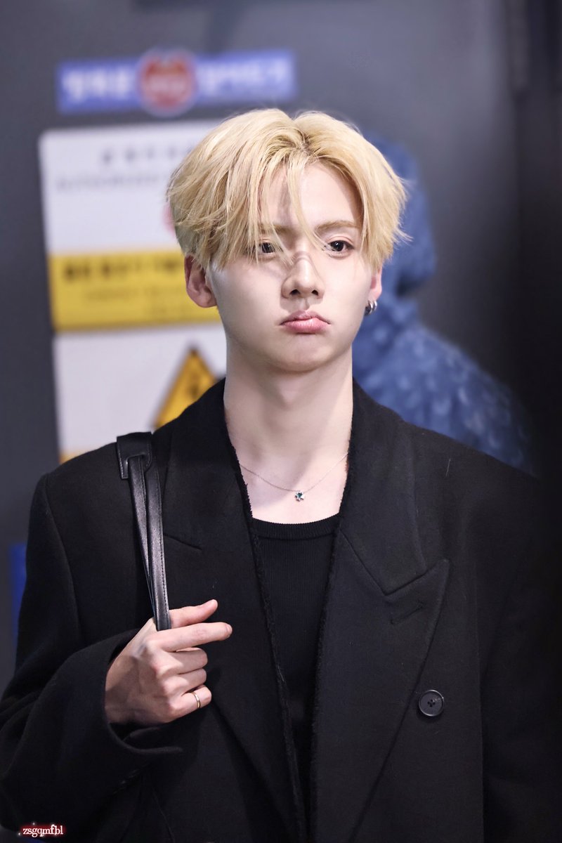 zsgqmfbl tweet media