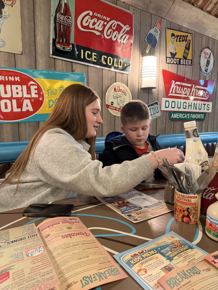 Nice day at out with kids today. The food was amazing 😋