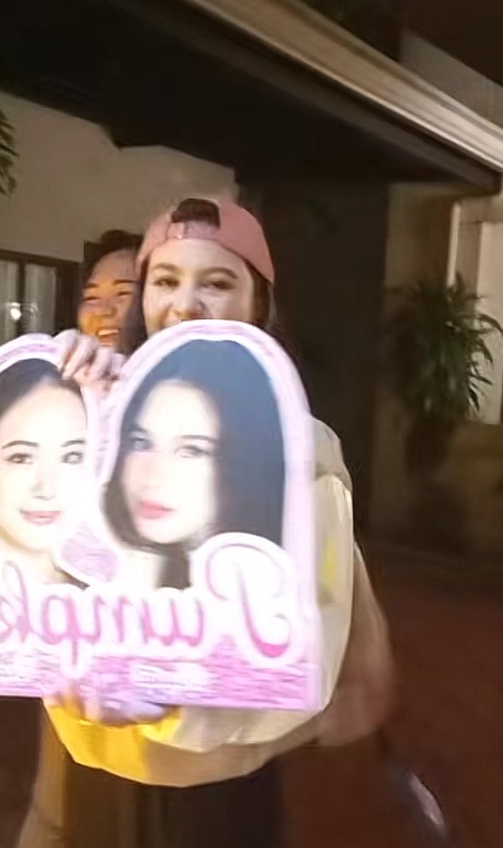 aiahlovesm's tweet photo. paano ba yan edi nagmumukhang mayabang na kami

#capkrys https://t.co/FNtdnmhQWV