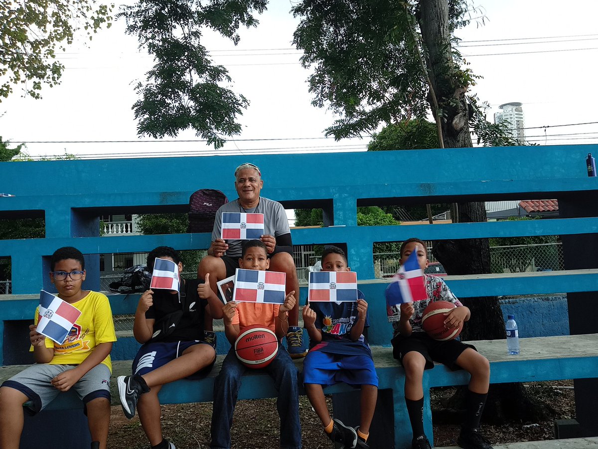 EvelinPlacidoAl's tweet image. Un juego de basket, tenis, voleibol, son escenarios de construcción de ciudadanía, un legado de hacer una nueva generación ciudadanos 
#ClubAtala 
#Cancha
#MarlonLembert