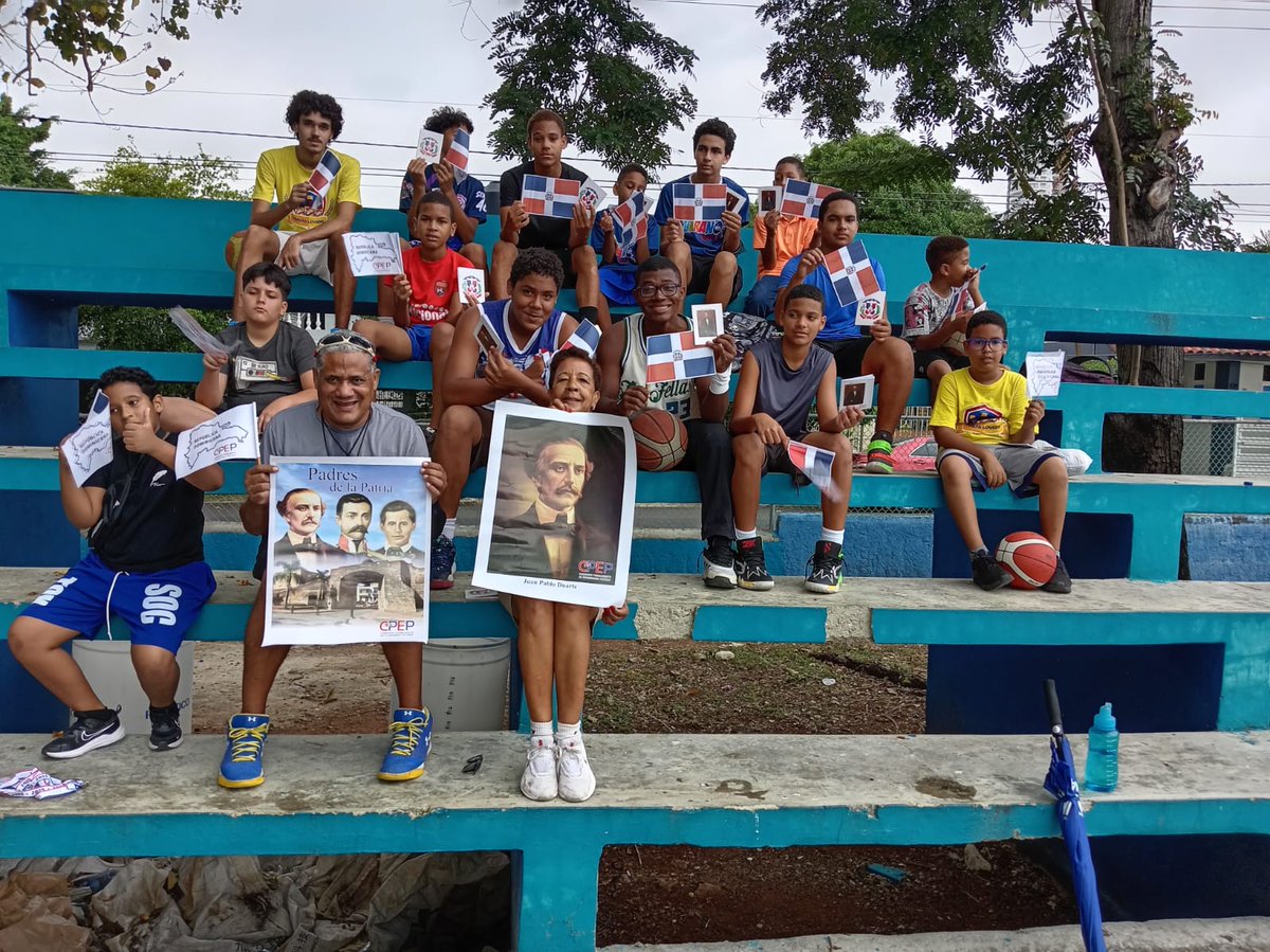 EvelinPlacidoAl's tweet image. Un juego de basket, tenis, voleibol, son escenarios de construcción de ciudadanía, un legado de hacer una nueva generación ciudadanos 
#ClubAtala 
#Cancha
#MarlonLembert