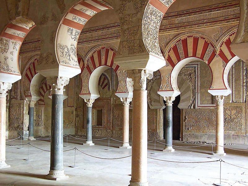 Córdoba es la ciudad con MÁS bienes Patrimonio de la Humanidad del planeta: 4 

🔸Mezquita-Catedral
🔸Casco histórico
🔸Medina Azahara  
🔸Fiesta de los Patios 

#DiaDeAndalucia