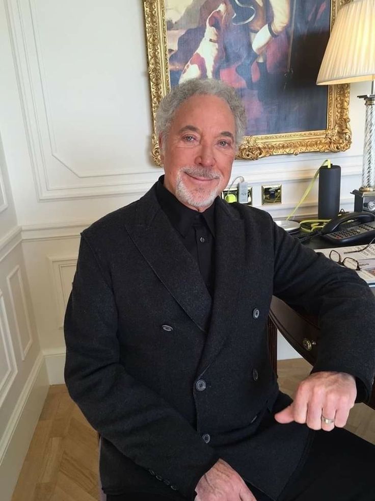 TomJone9131's tweet photo. Afternoon vibes at home with Tom Jones ☀️🏡
Just sitting back, sharing stories, and enjoying the calm of a beautiful day 💬✨
Nothing better than good chats and peaceful moments 💛🌿 https://t.co/uVwJpcaKj7